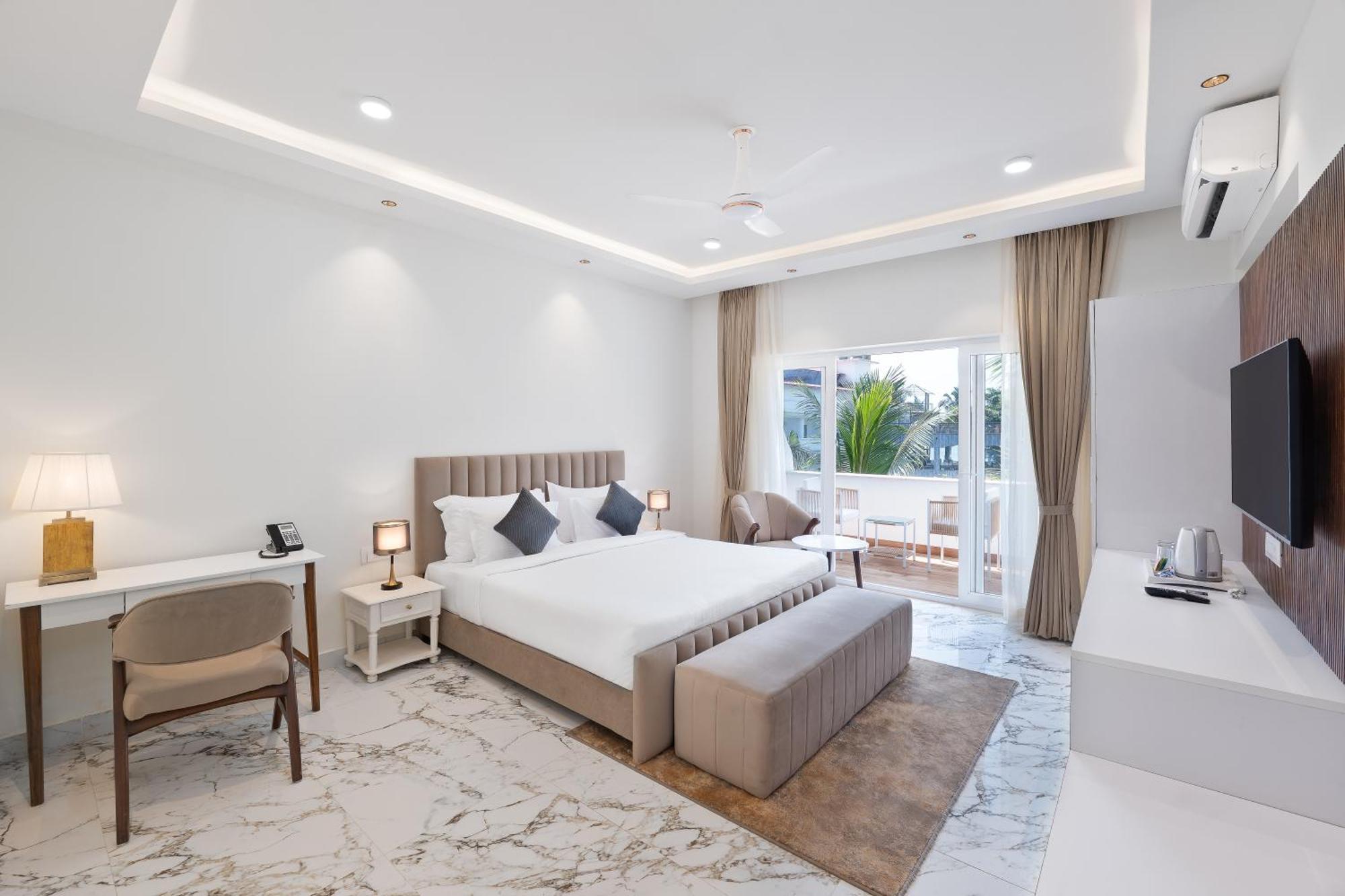 White Wharf Beach Resort Morjim Goa Exterior foto